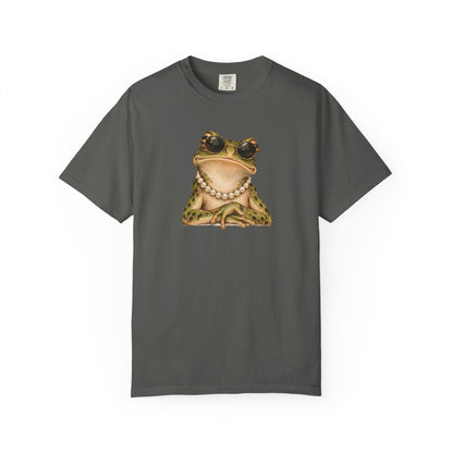 Frog with Pearls Graphic T-Shirt