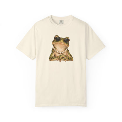 Frog with Pearls Graphic T-Shirt