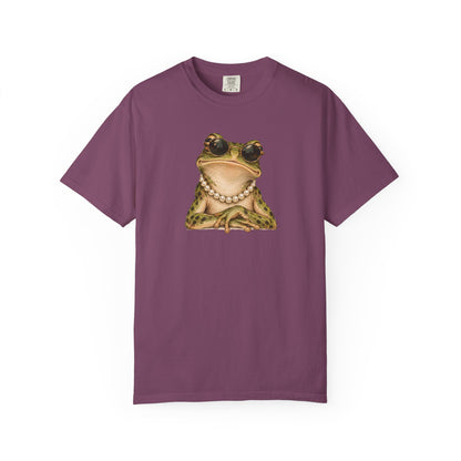 Frog with Pearls Graphic T-Shirt