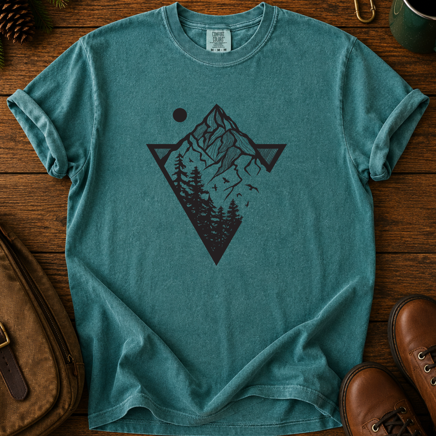 Camiseta con Triángulo de Montaña